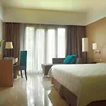 Grand Tropic Suites Hotel Surabaya